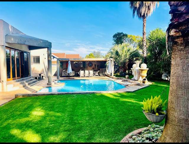 3 BEDROOM HOUSE FOR SALE IN VANDERBIJLPARK SE 4